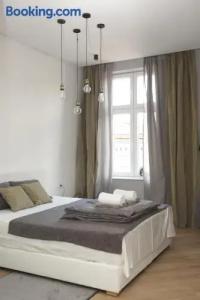 Moment Boutique Apartment - 4