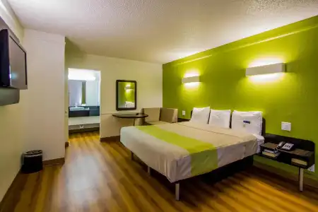 Motel 6 Austin, TX - Midtown - 1