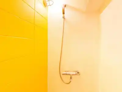 Seawall Hostel - 32
