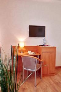 Bernstein Acamed Resort - 11