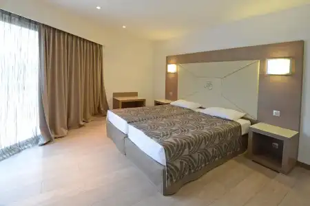 Calvi Hôtel - 3