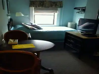 463 Beacon Street Guest House - 4