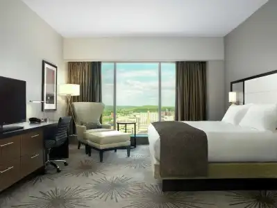 Doubletree by Hilton Cedar Rapids Convention Complex - 40