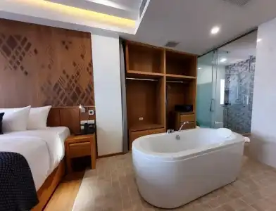 Ama's House Luxury Boutique - 4