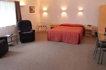 Riverview Motel - 82