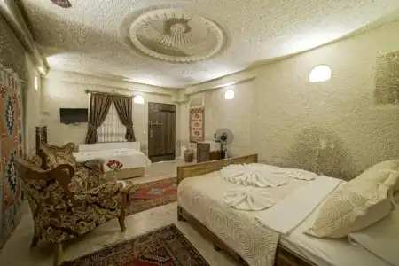 Safran Cave - 118