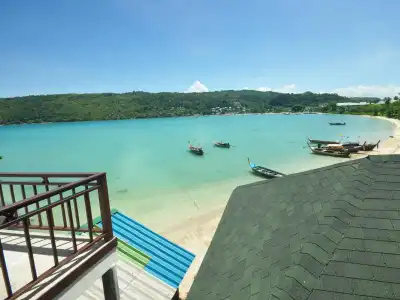 Phi Phi Beach Front Resort - 10