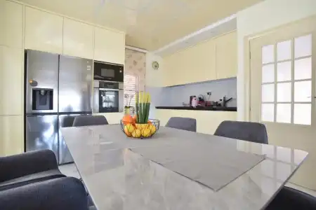 Villa Dragana with Heading Swimming Pool and Parking - 10