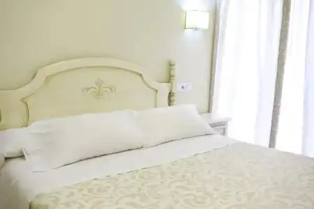 Hostal Toledo - 19