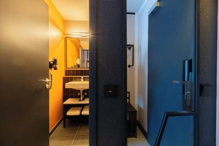 Holiday Inn - the niu, BLADE SOLINGEN by IHG - 42