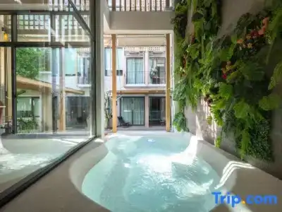 Shan Villas Sukhumvit - 402