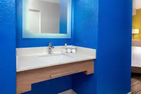 Holiday Inn Express & Suites Naples North - Bonita Springs by IHG - 27
