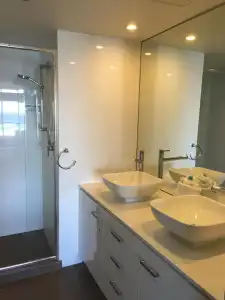 Surfers Century Oceanside Apartments - 7