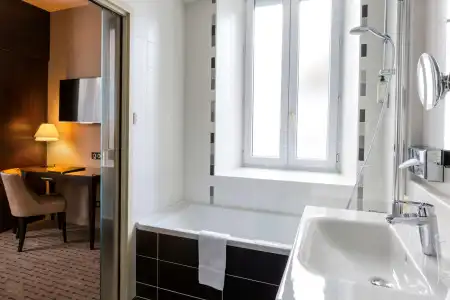 Best Western Plus Hôtel Richelieu - 51