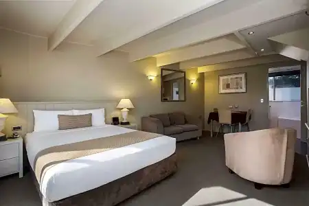 Comfort Inn On Raglan - 81
