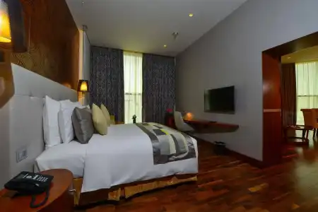 The Avenue - 48