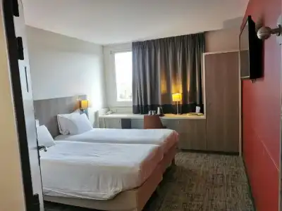 Mercure Chartres Est - 138