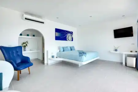 La Perle Luxury Boutique - 45