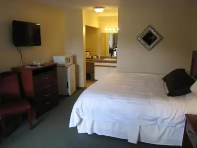 Mary's Motel - 11