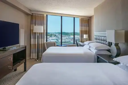 Sheraton Greensboro at Four Seasons - 48