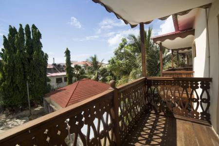 Antonio Garden - 15