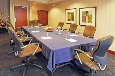 Holiday Inn Express & Suites Brampton by IHG - 16