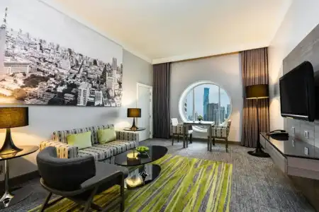 Holiday Inn Bangkok Silom by IHG - 9