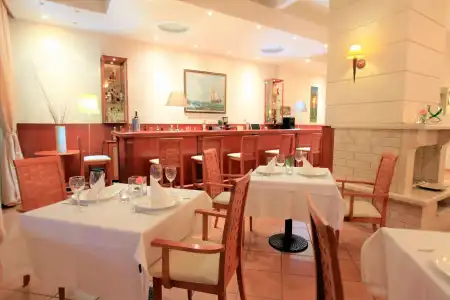 Akrogiali Exclusive - Adults Only - 21