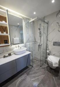 Valente Suites & - 10