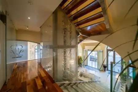 Vis a Vis Apartments - 12