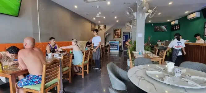 Island Patong Beachfront Apartments - 16