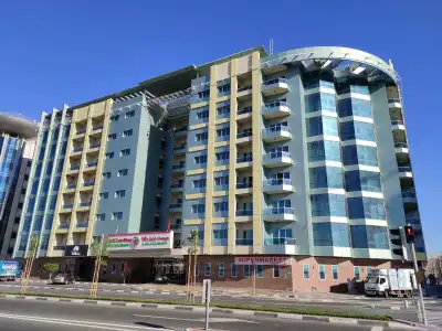 Wescott Plaza Apartments Bur - 19