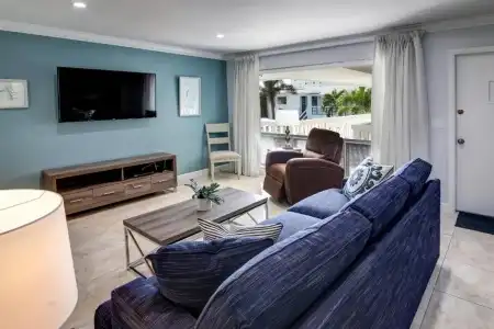 May-Dee Suites - 79