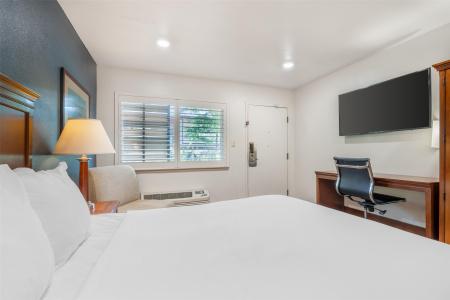 Best Western Plus Clocktower Inn - 6