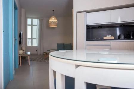 Redcon Suites - 331