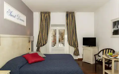 Inn Rome Rooms & Suites - 4