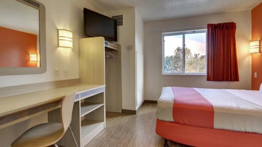 Motel 6 Springfield, IL - 4