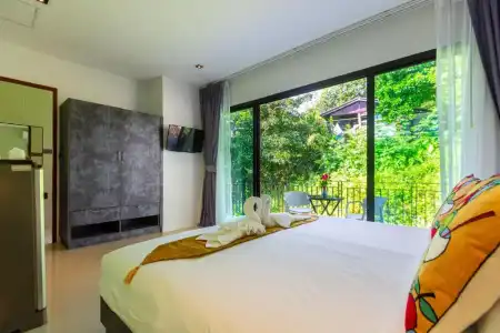 Rossarin Sea View Patong - 20