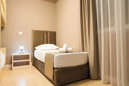 Majestic Apartment - 12