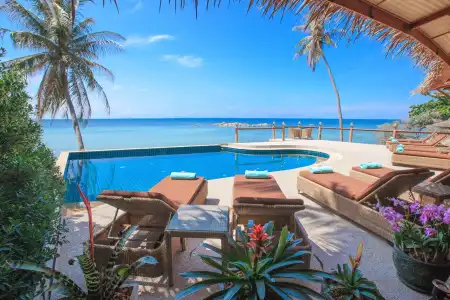 Beyond The Blue Horizon Villa Resort - 13