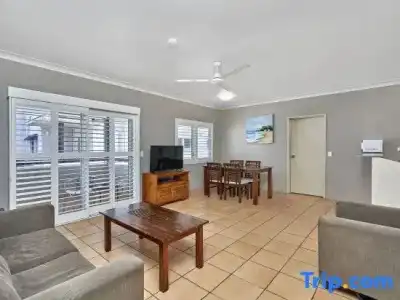 Cairns Reef Apartments & Motel - 61