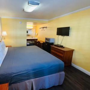 Van Ness Inn - 28