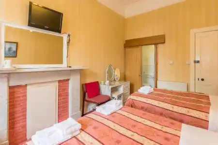 Menzies Guest House - 33