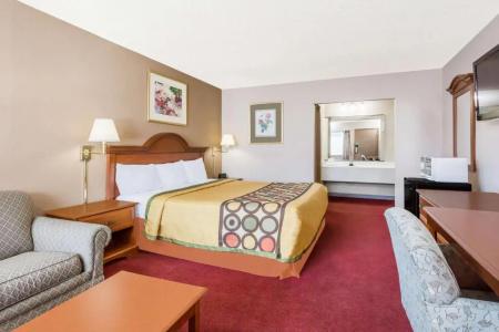 Super 8 Greensboro - 9