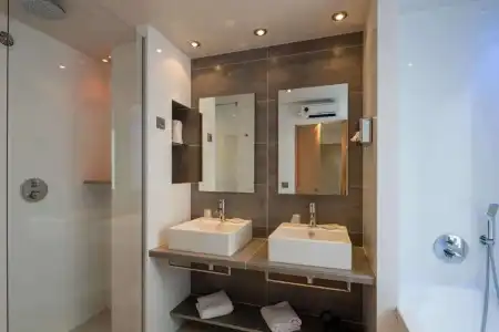 Best Western Plus Le Lavarin - 131