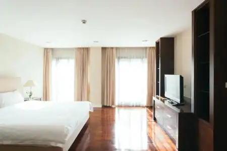 Thomson Residence - 208
