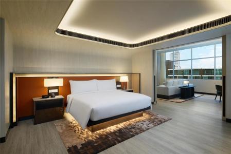 DoubleTree by Hilton Bangkok Ploenchit - 42