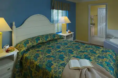 Hibiscus Oceanfront Resort - 19