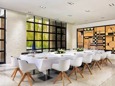 H10 Art Gallery - 22