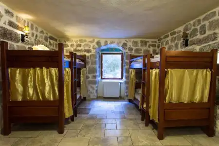 Old Town Youth Hostel - 11